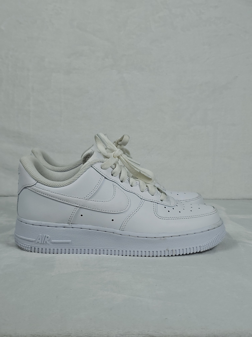 Nike Air Force 1 Low '07 Triple White Womens Size 7.5 DD8959-100
